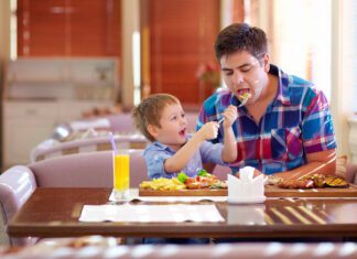 چه چیزی سلامت روحی و روانی پدران را تهدید میکند؟ رابطه پدر و فرزند