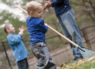 کودکان از چه سنی می توانند کار با ابزار و تجهیزات را شروع کنند؟ کودکان از چه سنی می توانند کار با ابزار و تجهیزات را شروع کنند؟
