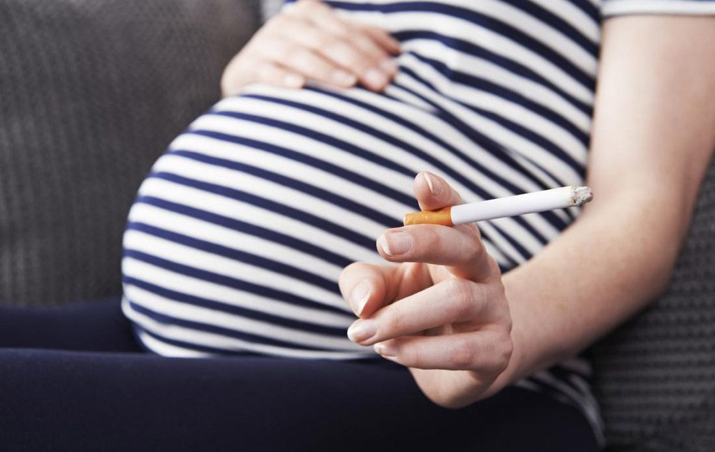 مضرات سیگار کشیدن در دوران بارداری