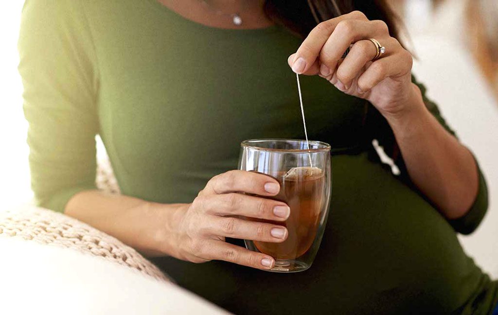 ۱۰ نوشیدنی مفید برای دوران بارداری