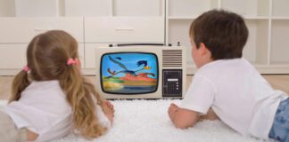 تماشای تلویزیون برای کودکان