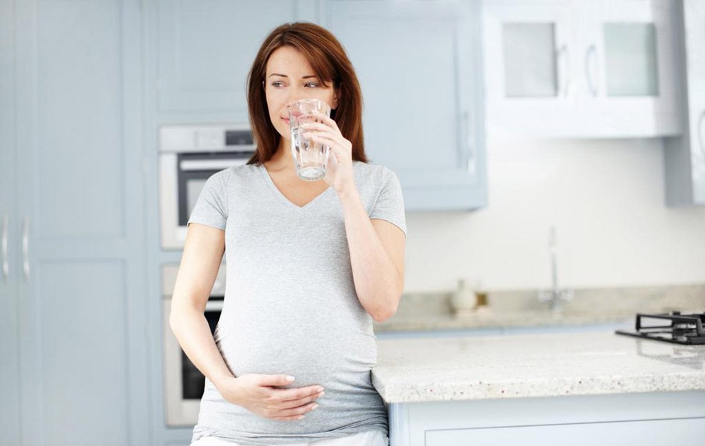 نوشیدن آب در دوران بارداری