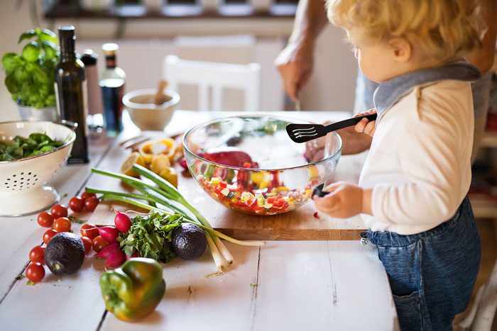 مزایای آشپزی با کودک
