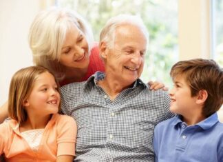 پدربزرگ ها و مادربزرگ ها چه چیزهایی در مورد تربیت فرزند را فراموش کردهاند؟ پدربزرگ ها و مادربزرگ ها