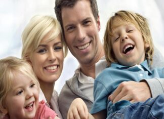 الگوی تعلق والدینی و تاثیر آن روی کودکان بزرگتر چیست؟ روابط عاطفی والدین و کودک