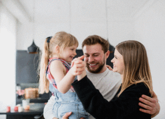 مادر شاغل مادر خانه دار شدن مشاوره