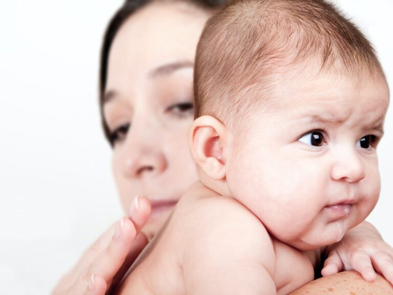 هرآنچه لازم است درباره رفلاکس در نوزاد بدانید