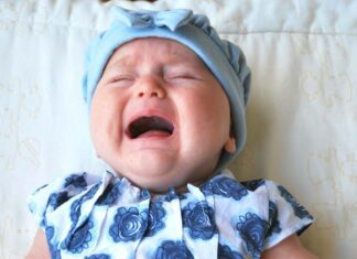 گریه کردن کودک چه فواید و دلایلی دارد و چگونه می توان کودک را آرام کرد؟ گریه کردن کودک چه فواید و دلایلی دارد و چگونه می توان کودک را آرام کرد؟