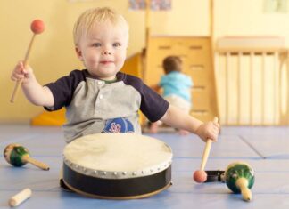 از مزایای کلاس موسیقی برای کودک اطلاع دارید؟ ۷ مزیت کلاس موسیقی برای کودک