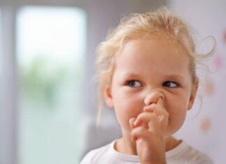 برطرف کردن عادت انگشت کردن در بینی در کودکان برطرف کردن عادت انگشت کردن در بینی در کودکان