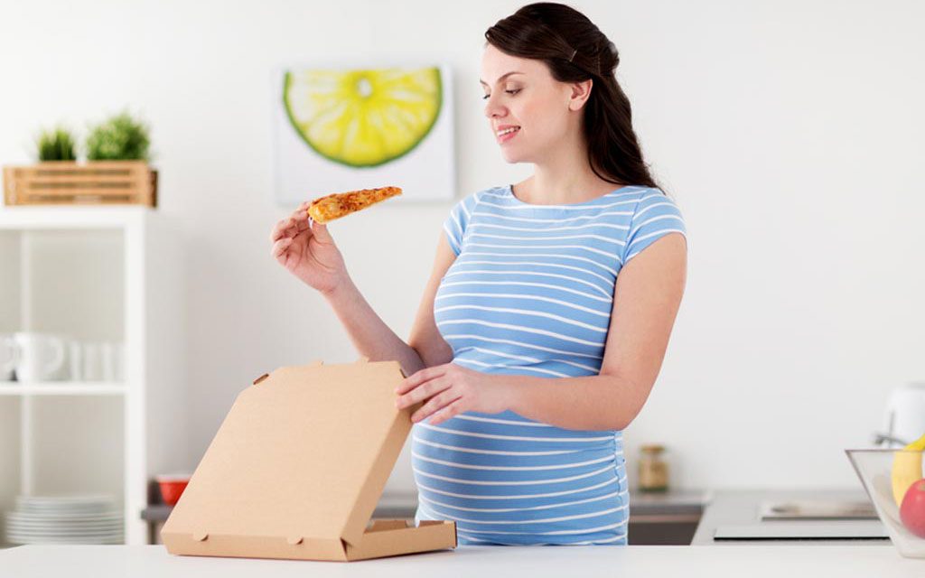 خوراکی های مضر در دوران بارداری