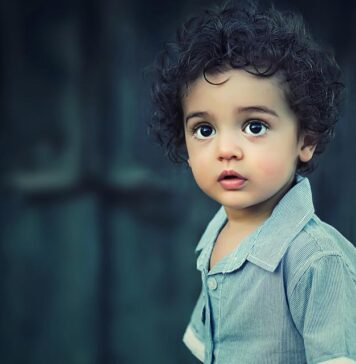 کودک مبتلا به اوتیسم