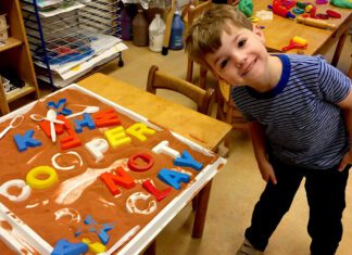 ۱۰ بازی ساده برای آموزش زبان انگلیسی به کودک