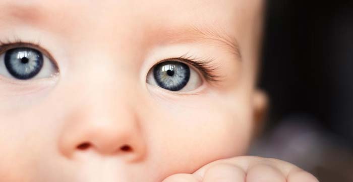 چه عواملی تعیین‌ کننده رنگ چشم نوزاد هستند
