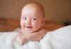 آشنایی با روند آغاز و تغییرات خنده کودک از بدو تولد