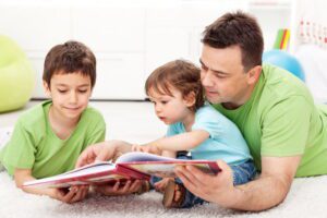 مزیت کتاب خواندن با کودک