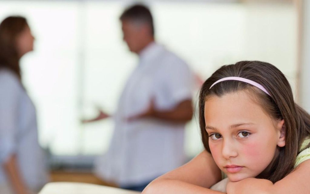 اشتباهات تربیتی والدین پس از طلاق