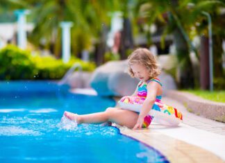 مراقبت از کودک در تابستان