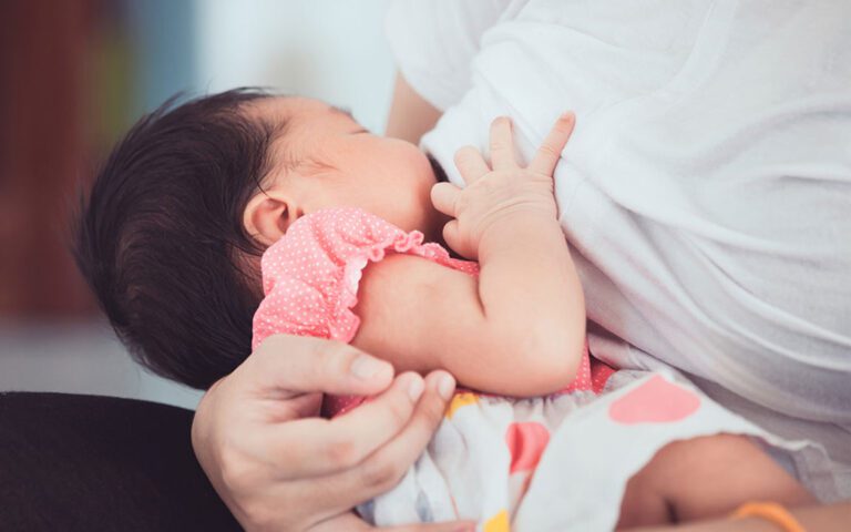 دوران شیردهی و پاسخ به ۲۰ سوال رایج مادران درباره این دوران