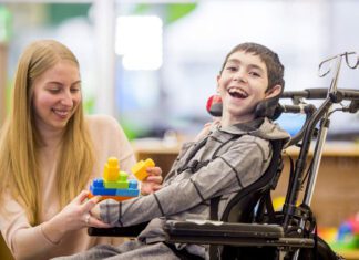 فلج مغزی یا سی پی چیست و چه نشانه ها و عوارضی دارد؟ فلج مغزی