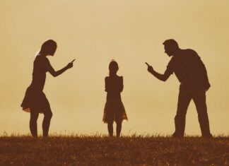 ویژگی والدین آسیب زا